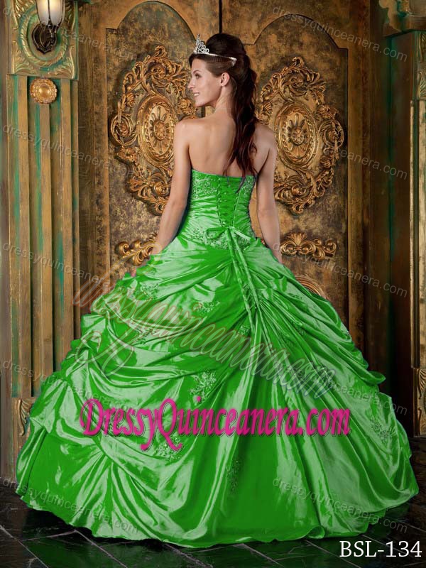 Exquisite Green Strapless Taffeta Quinceanera Dresses with Appliques