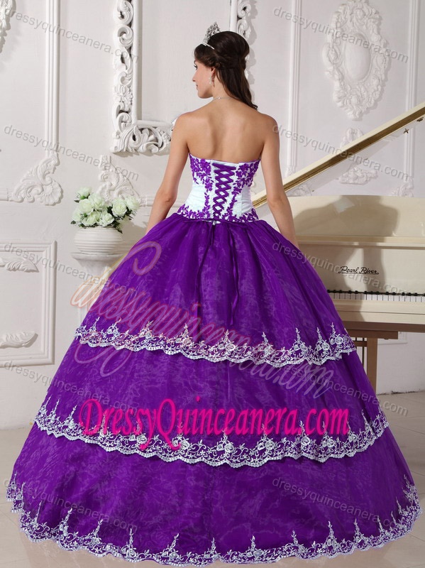 Custom Made Purple and White Strapless Organza Quinceanera Dress with Appliques