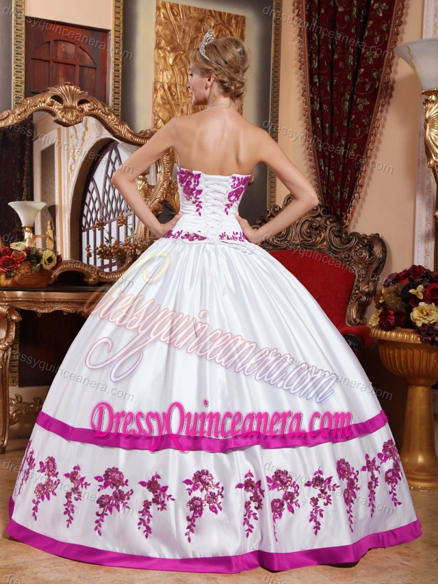 Cheap White Sweetheart Ball Gown Taffeta Quinceanera Dress with Fuchsia Appliques