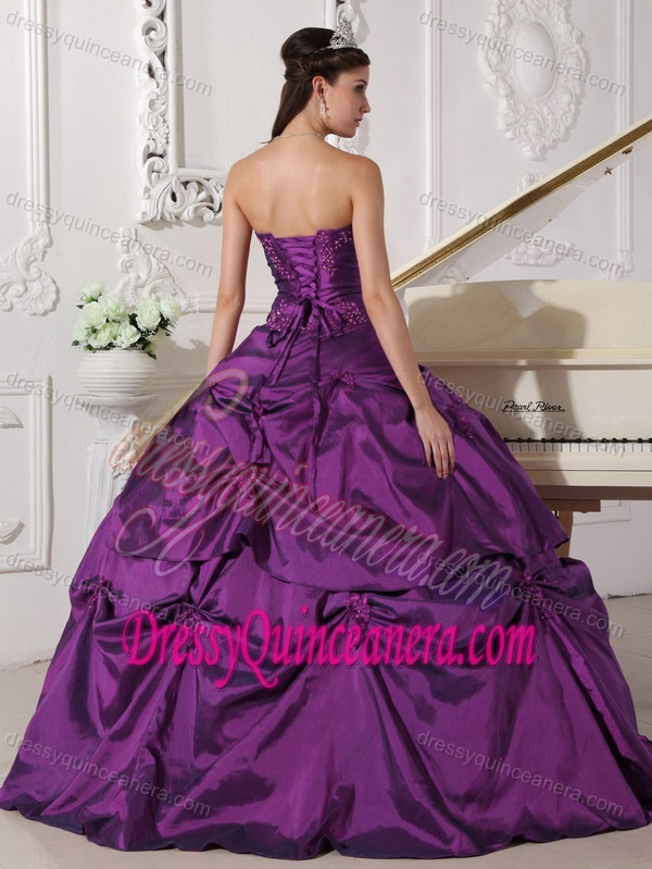 Eggplant Purple Sweetheart Taffeta Quinceanera Dress with Pick-ups and Appliques