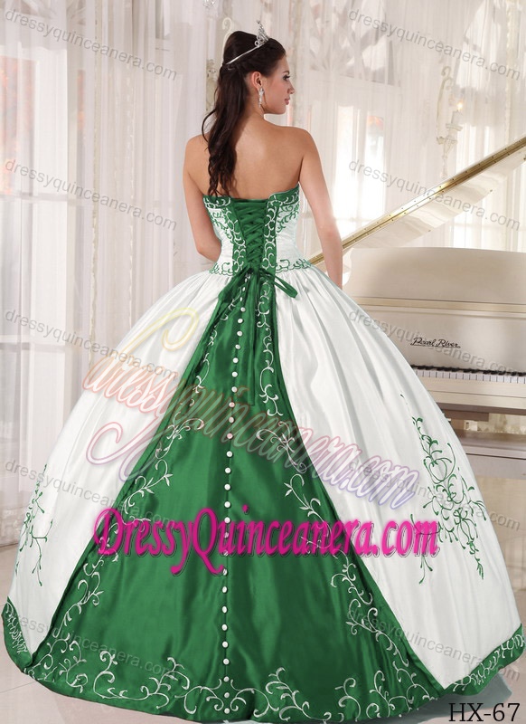 Strapless Floor-length Satin Embroidery Quinceanera Gowns with Lace-up