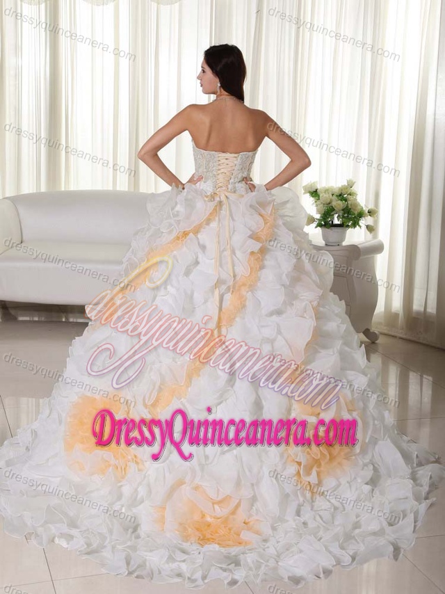 Graceful White Sweetheart Appliqued Dress for Quince with Ruffled Layers