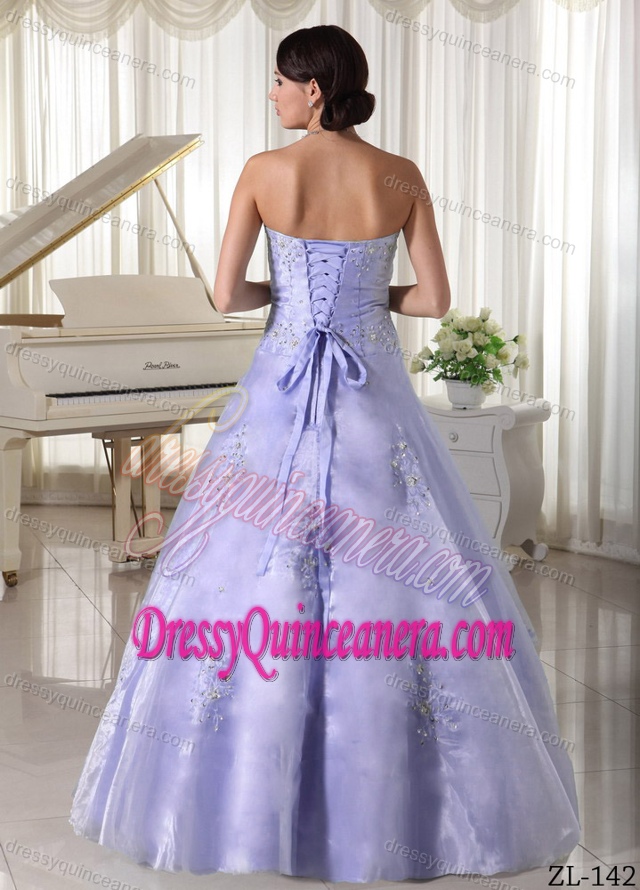 Clearance Princess Sweetheart Lilac Sweet 16 Dresses with Beadings and Appliques