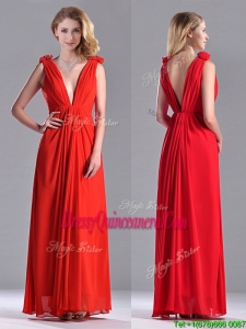 Elegant Deep V Neckline Red Beautiful Dama Dress with Hand Crafted Flowers