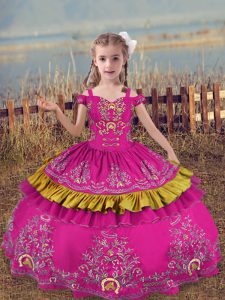 Off The Shoulder Sleeveless Satin Girls Pageant Dresses Beading and Embroidery Lace Up