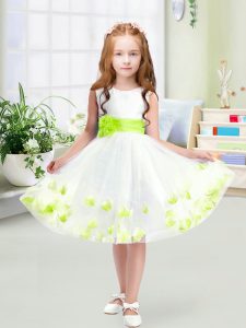 Knee Length Zipper Little Girls Pageant Gowns White for Wedding Party with Appliques and Belt