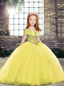 Beautiful Yellow Lace Up Little Girls Pageant Dress Wholesale Beading Sleeveless Brush Train