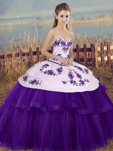Luxury Tulle Sweetheart Sleeveless Lace Up Embroidery and Bowknot 15th Birthday Dress in White And Purple