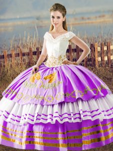 Organza V-neck Sleeveless Lace Up Embroidery and Ruffled Layers Vestidos de Quinceanera in Lilac