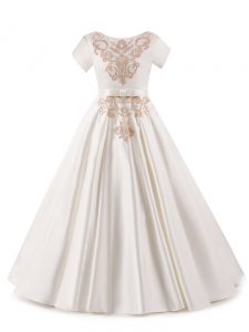 Perfect White Zipper Pageant Dress for Teens Appliques Short Sleeves Floor Length