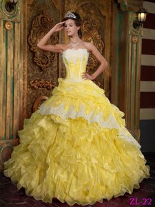 Yellow Strapless Organza Quinceanera Dresses with Ruffled layers for Cheap