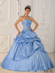 Princess Strapless Taffeta Quinceanera Dresses with Beading in Baby Blue