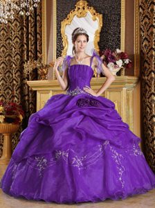 Purple Spaghetti Straps Floor-length Organza Appliqued Quinceaneras Dress