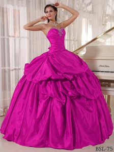 Romantic Fuchsia Taffeta Long Quinceanera Gown Dresses with Beading