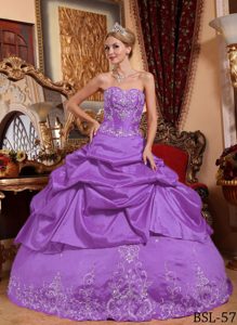 Lavender Sweetheart Taffeta Quinceanera Gown Dress with Pick-ups and Appliques
