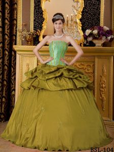 Sweet Olive Green Ball Gown Strapless Quince Dresses with Appliques