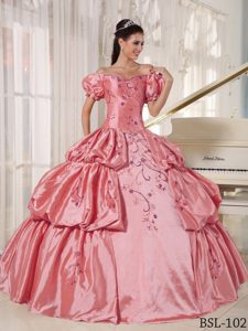 Off-the-shoulder Embroidered Sweet Sixteen Quinceanera Dress in Pink