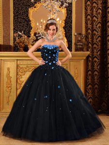Popular Strapless Tulle Black Quinceanera Dresses with Appliques Decorated